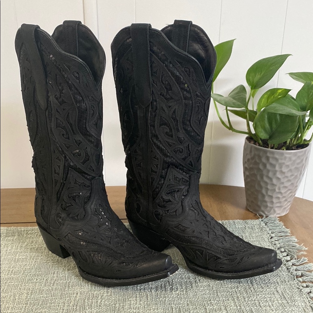 Black Western Embroidered Women's Boots